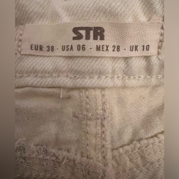 Stradivarius Happy Hippie Shorts 🌿 - Picture 5 of 6